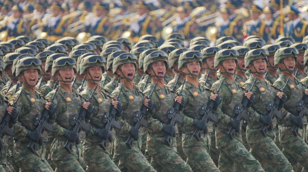 從1945到2025：湖南日?qǐng)?bào)記者帶你直擊閱兵現(xiàn)場(chǎng)，用影像書寫盛世回響