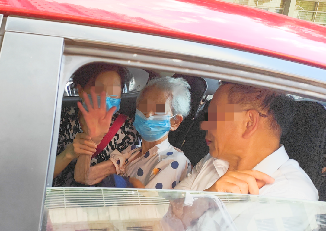 最美礼物！93岁奶奶战胜脑梗、大出血、休克，七夕笑着出院