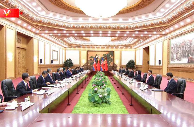 习近平：很高兴时隔六年再次与金正恩总书记同志会晤