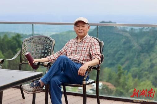 李長廷：立在高山寺17號(hào)的一棵樹