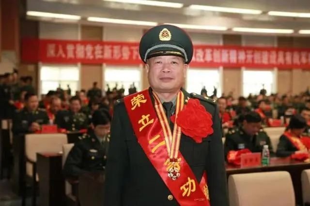 作家龔盛輝印象記