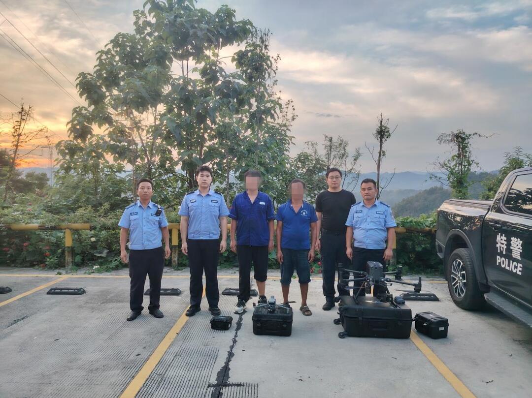 無(wú)人機(jī)精準(zhǔn)救援，吉首公安成功救助深山迷路老人