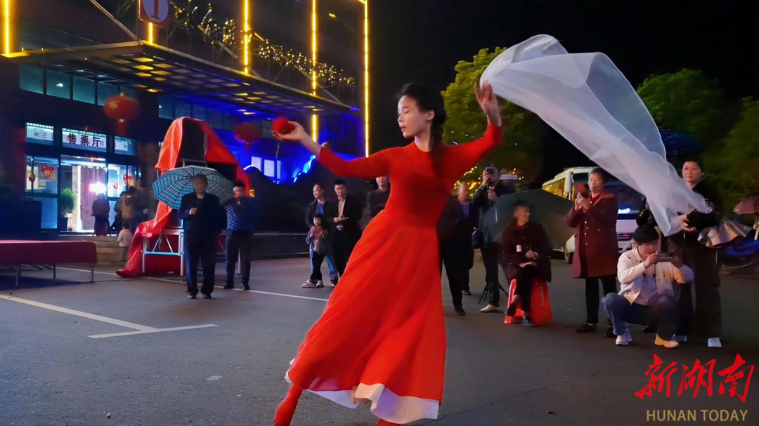 杏子鋪鎮(zhèn)：度假區(qū)點(diǎn)燃鄉(xiāng)村“夜經(jīng)濟(jì)”