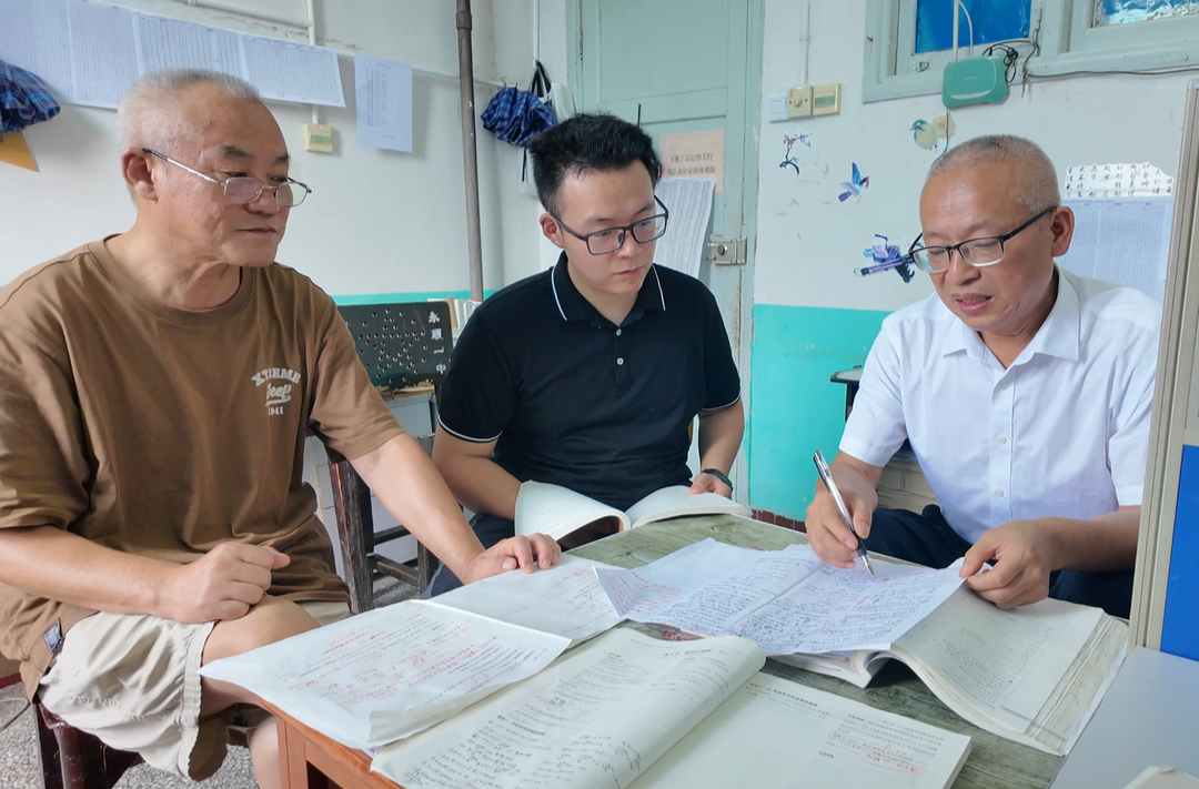 2025最美教師丨石家文：一生癡情為教育