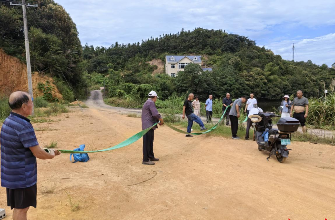 深入田间地头 荷塘区龙洲村打响抗旱保粮主动仗
