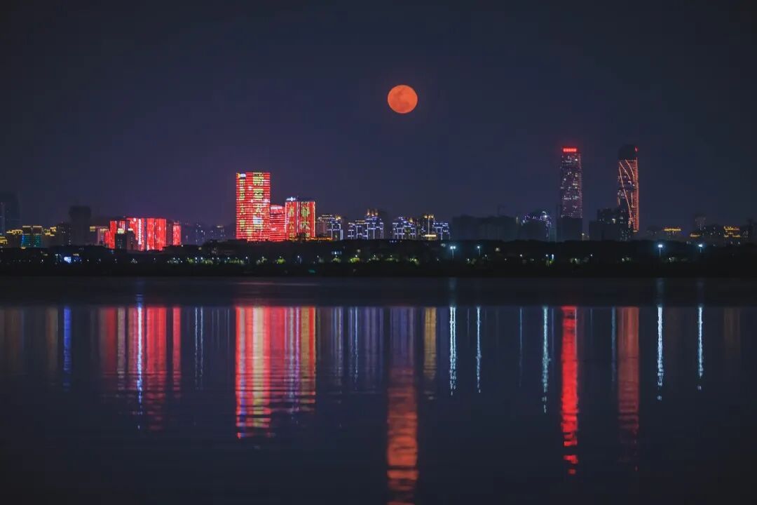 周末·天文丨“红月亮”要来了！就在明晚（附观赏地图）