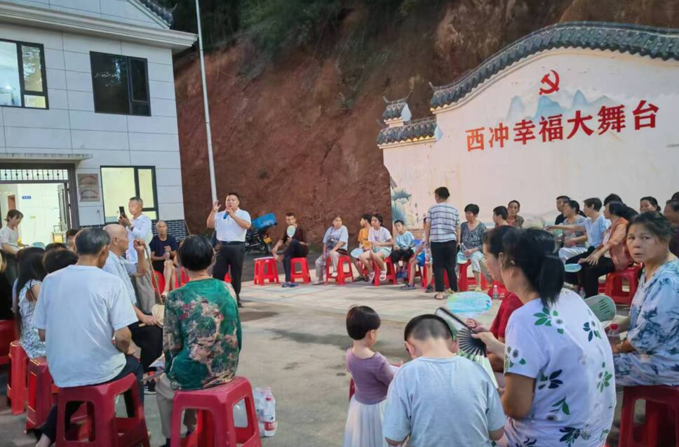 渌口区龙潭镇：“屋场夜‘潭’”绘就基层治理新图景