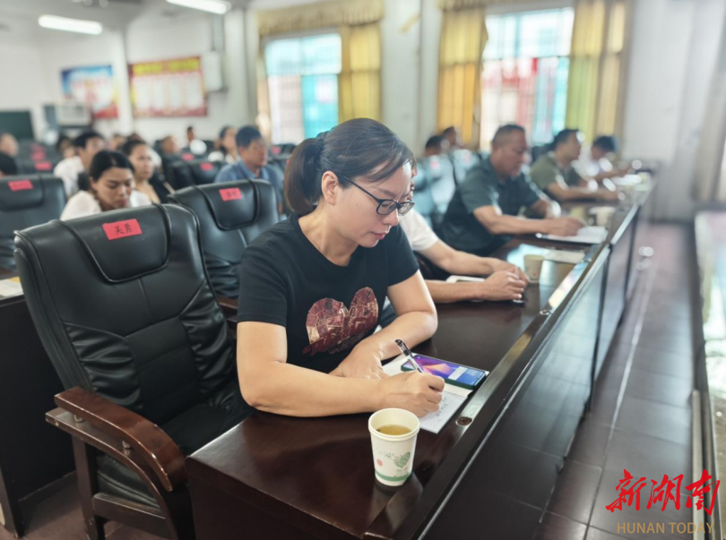 漣源伏口鎮(zhèn)黨校舉辦黨務(wù)工作能力提升培訓(xùn)班