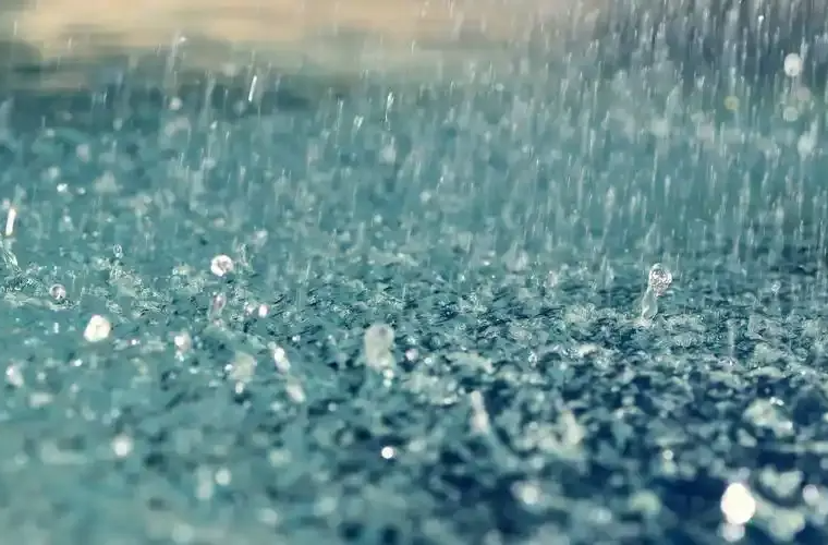 双预警齐发！台风或在广东沿海登陆 多地有大到暴雨