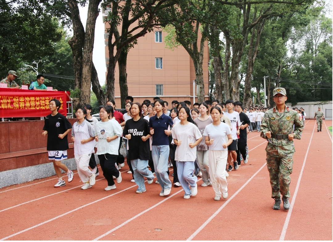 寧鄉(xiāng)市第六高級中學：烈日煉青春，軍魂鑄夢長