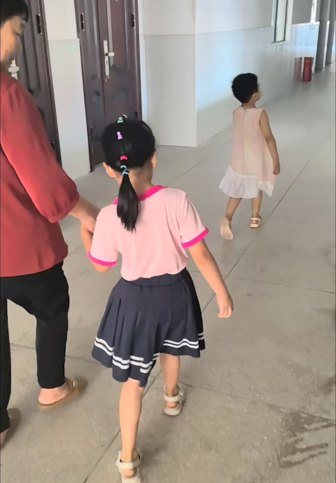 記者行動 | 記者牽線破局 部門聯(lián)動解難 漣源困境兒童上戶入學了
