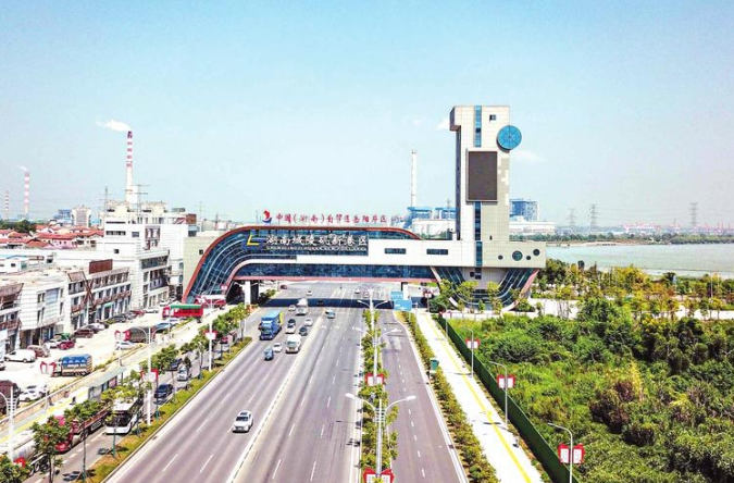岳陽臨港高新區(qū)與岳陽海關(guān)助力“中國智造”揚帆出海