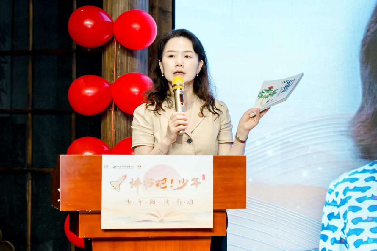 杏林师者｜邓奕辉：以德润心，以才育人 铸就中医教育新高地