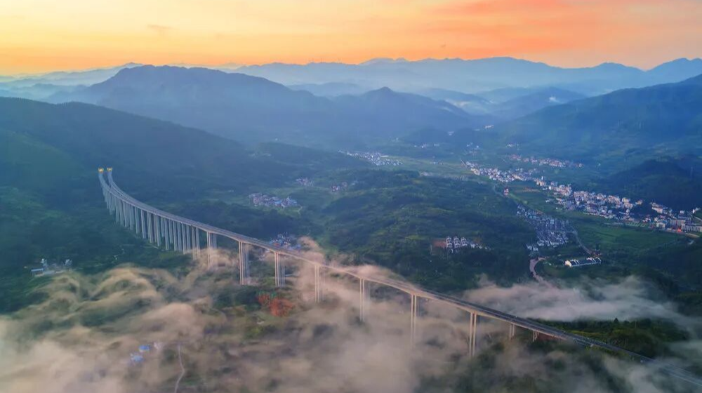 镜头下的湖南公路：每一公里都是热爱