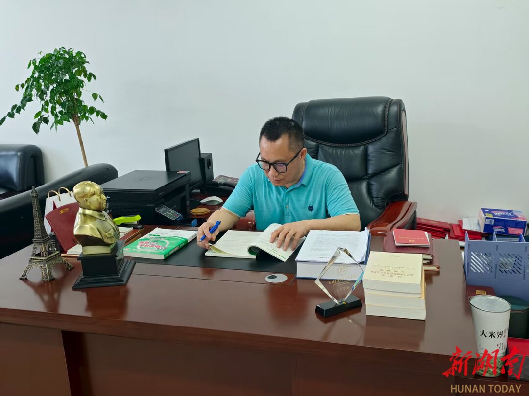 致敬教师节丨李安平：“要帮每个学生找到专属赛道”@湖南日报观察版头条