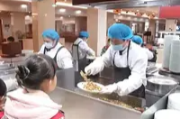 鴨肉卷冒充牛肉卷、雞腿變雞翅根……校園食品安全典型案例公布