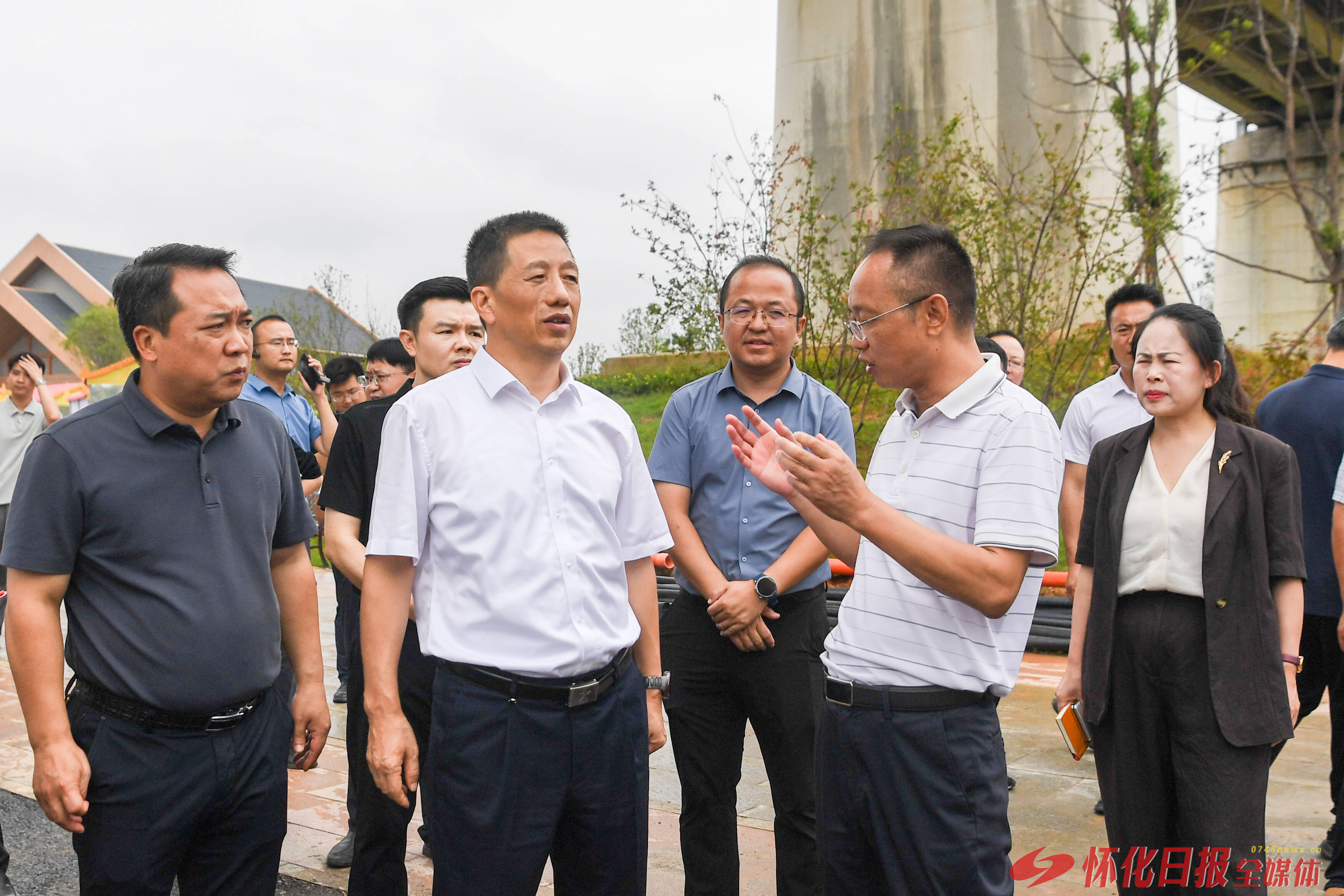 許忠建專題調(diào)研重點文旅項目時強調(diào)：加快推進業(yè)態(tài)布局和場景完善