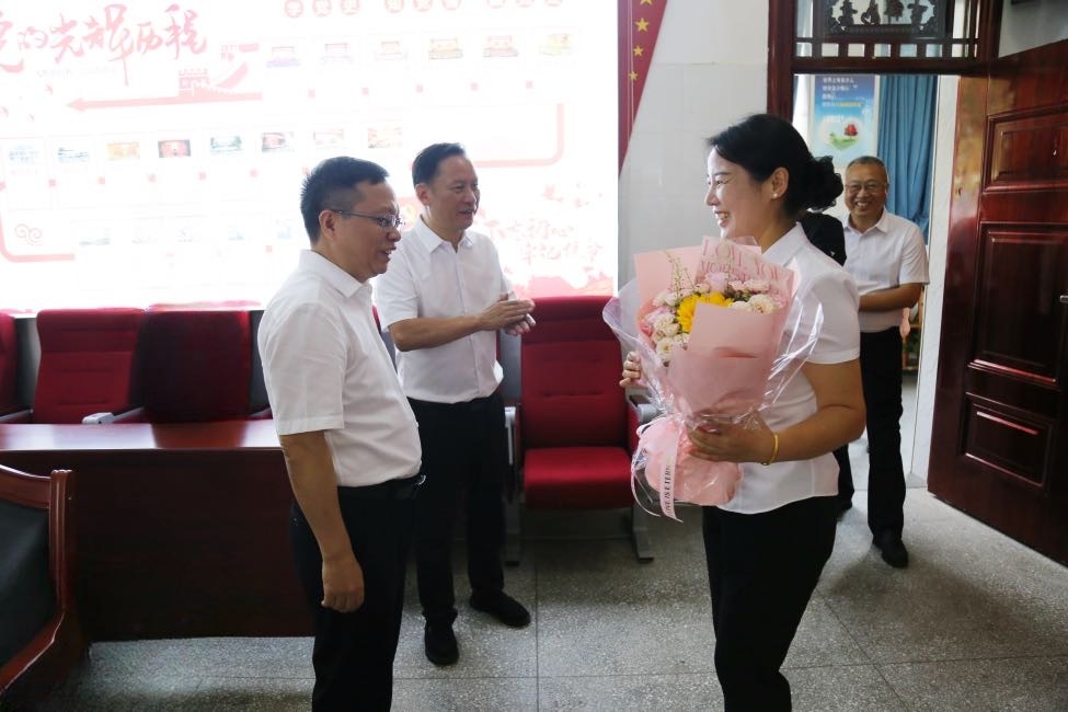 衡南一中云集校區(qū)舉行教師節(jié)慶?；顒?dòng)