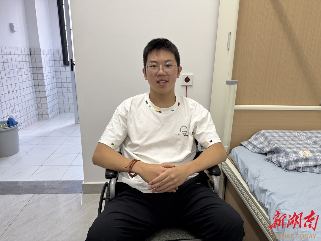 “向前看！”截癱少年王胤考入中南大學，“走”出堅韌成長路