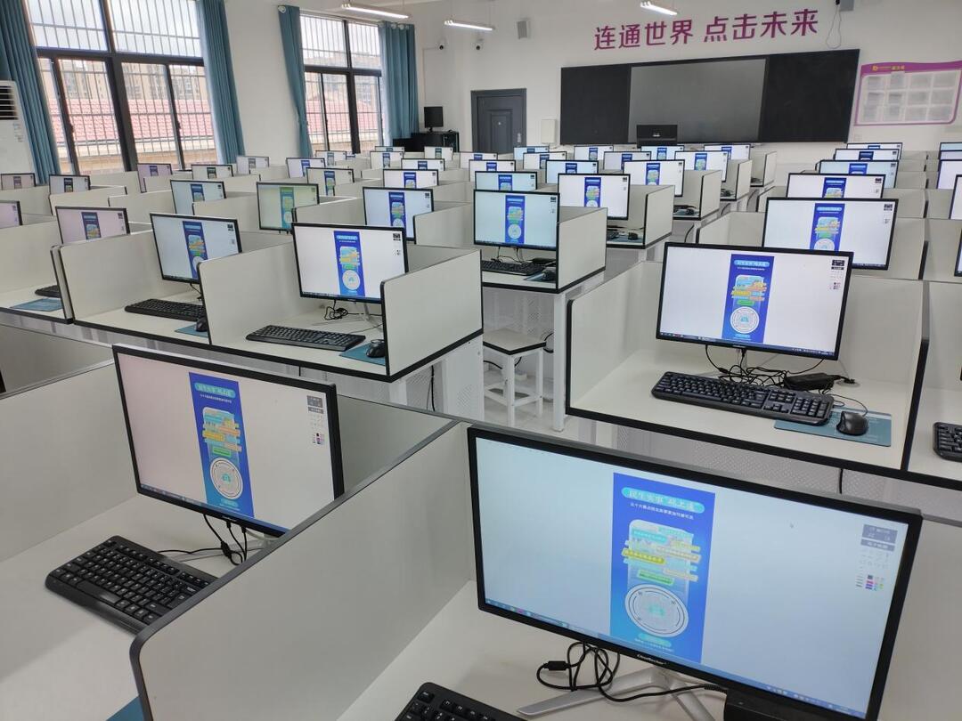 安化縣紫薇中學(xué)：55臺(tái)新電腦助力數(shù)字化教學(xué)新征程