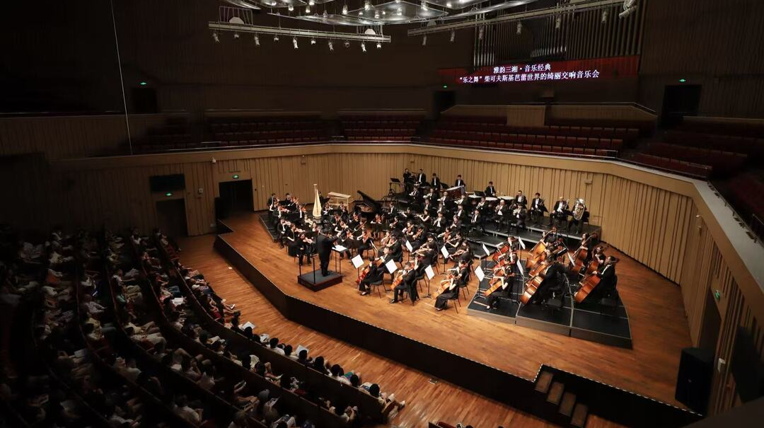 《睡美人》《胡桃夾子》《天鵝湖》，今夜是柴可夫斯基的世界