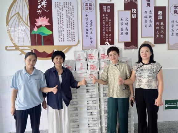株洲市蘆淞區(qū)蓮塘小學(xué)：情暖教師節(jié)，共筑教育夢