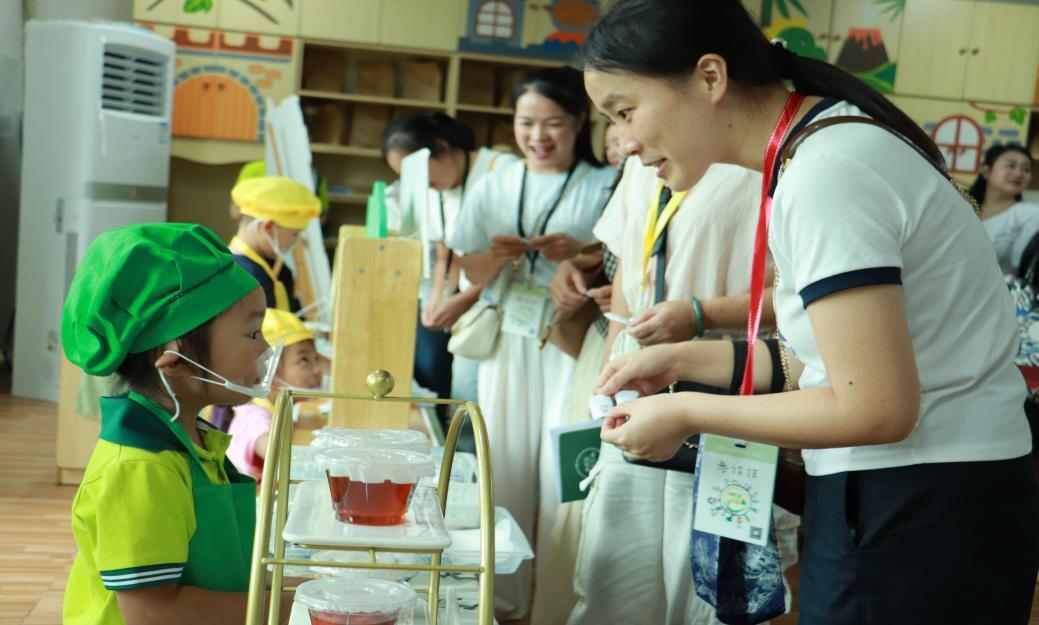 聚焦項目化學(xué)習(xí)，懷化市150余名幼教工作者齊聚鶴城區(qū)二幼，共探學(xué)前教育高質(zhì)量發(fā)展新路徑