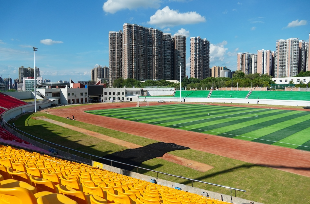 “湘超最野主場”煥變專業(yè)賽場 永州體育場迎來華麗蛻變
