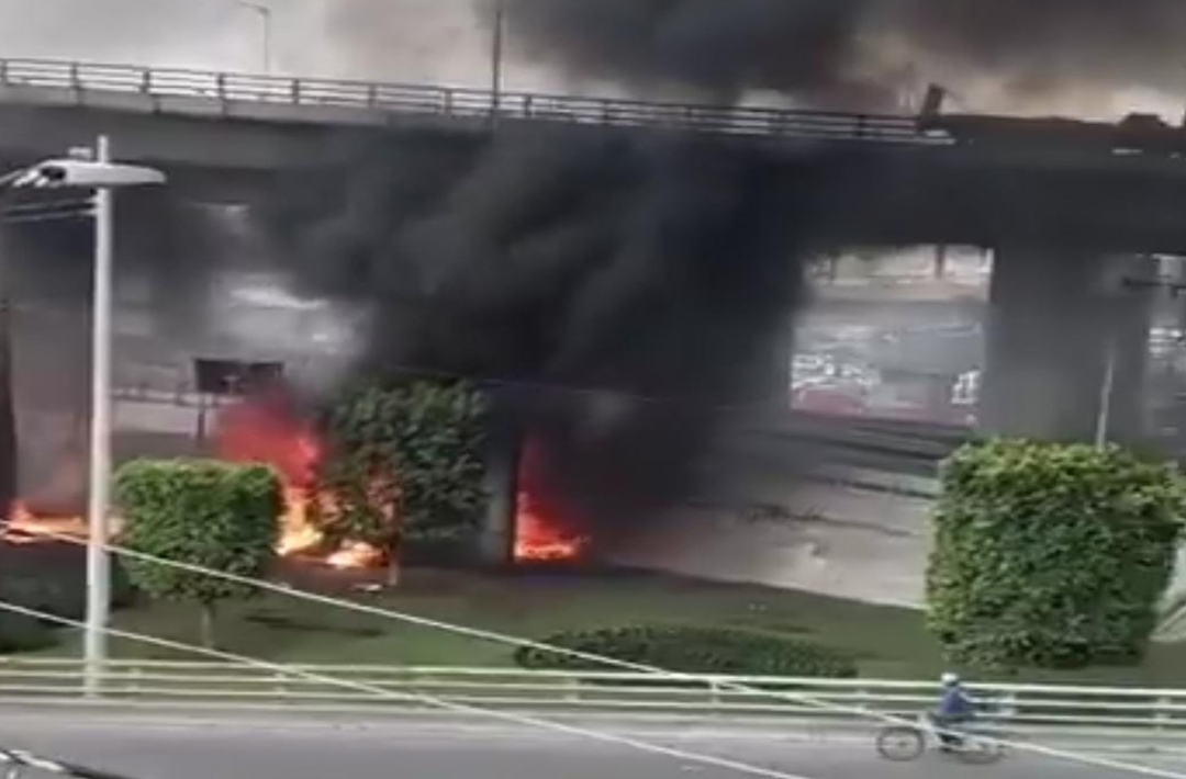 墨西哥城油罐车爆炸事故死亡人数上升至10人