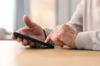 周末·提醒丨要求“屏幕共享”的客服都是骗子！记住这几步帮你揭穿诈骗套路