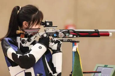 16歲小將彭鑫露打破女子10米氣步槍世界紀(jì)錄