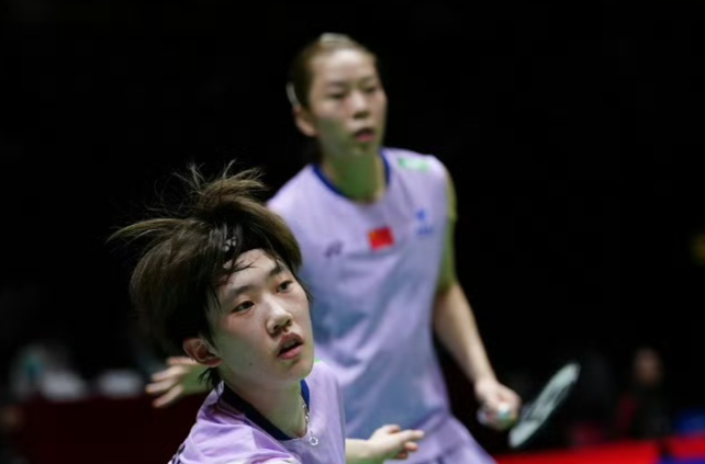 贾一凡/张殊贤夺得中国香港羽毛球公开赛女双冠军