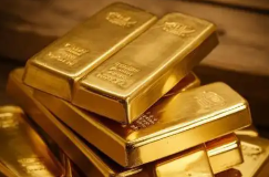 现货黄金首次突破3690美元，又一家大行看涨至5000美元？分析师称警惕短期回调风险