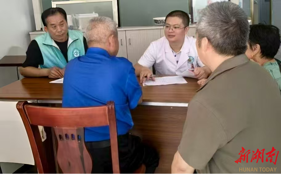 蓝山推行“三医精准包村”模式，88支家庭医生团队扎根基层
