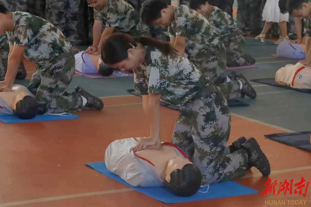 娄底：2271名高校新生全员通过应急救护考核获证