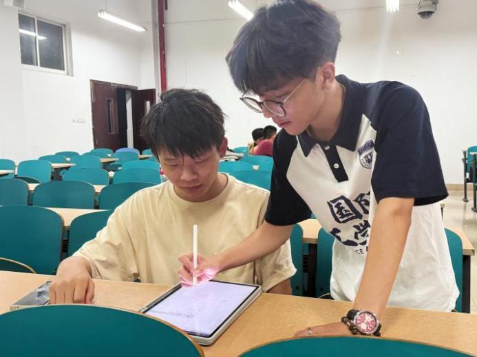 长理学子朋辈辅学课堂暖心启航