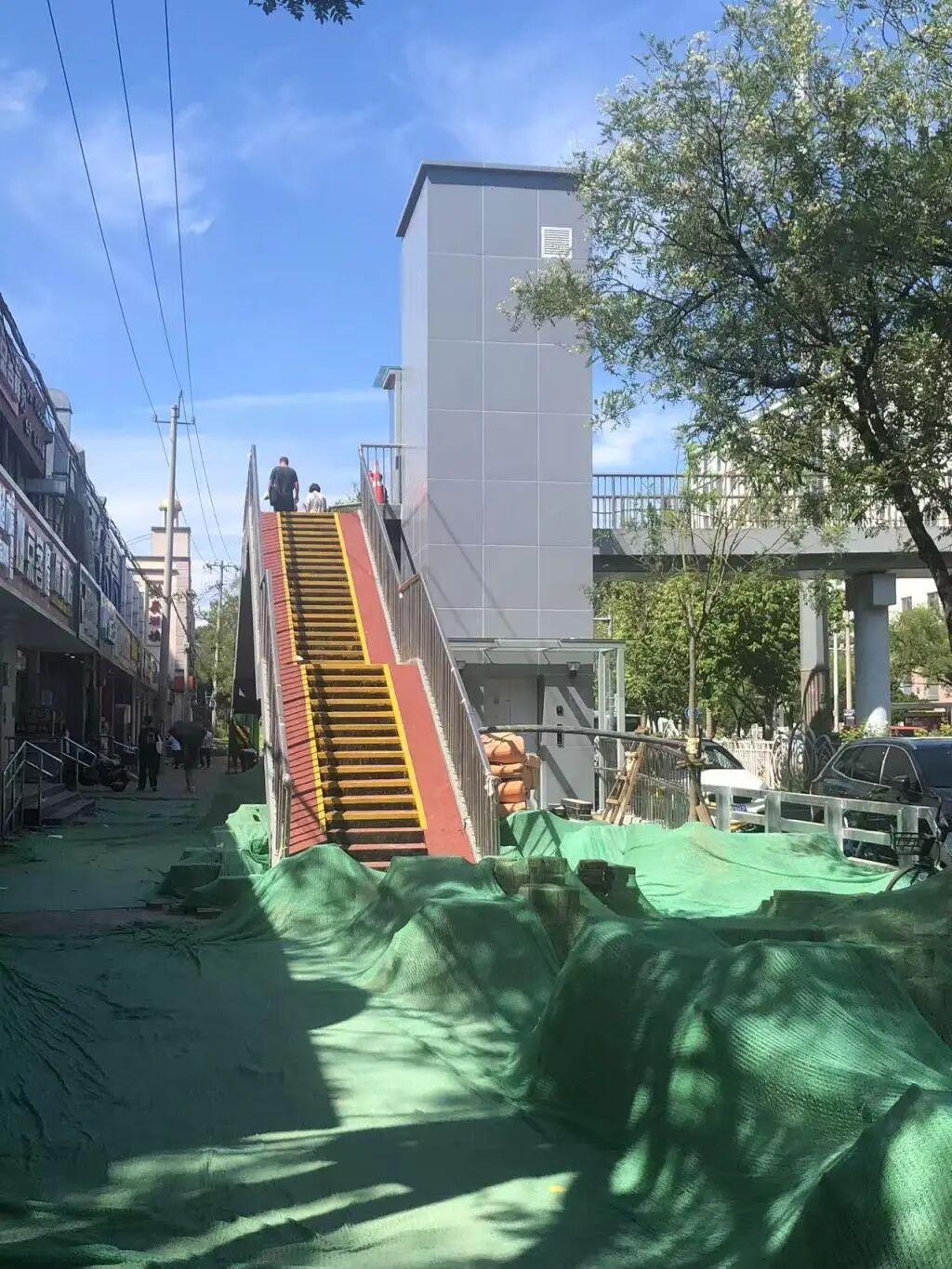 北京：将分批为医院周边天桥增设电梯
