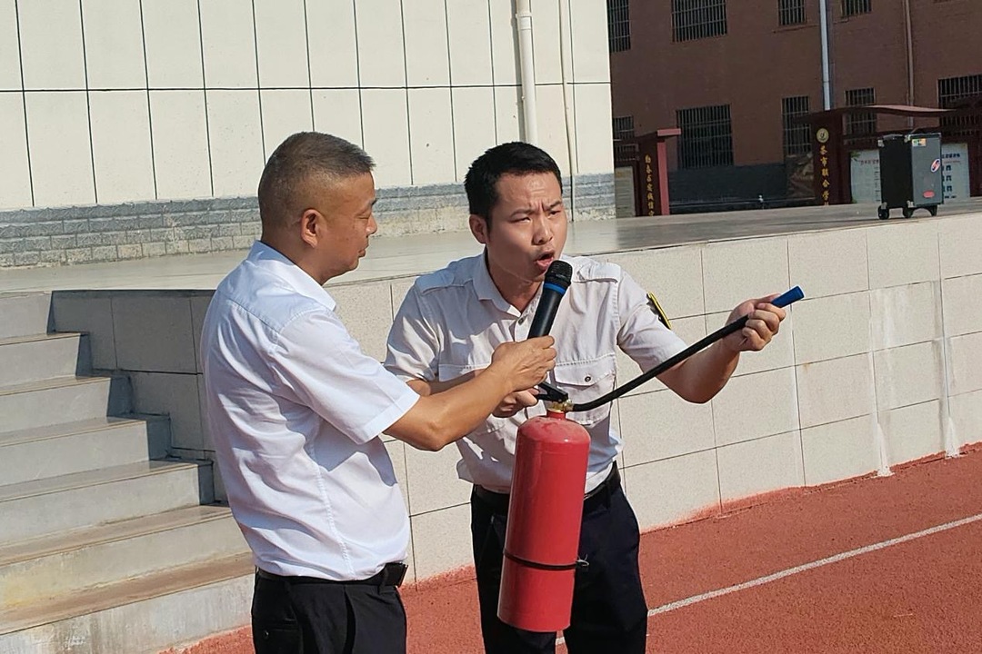 衡南县茶市联合学校茶市中学举行火灾疏散演练
