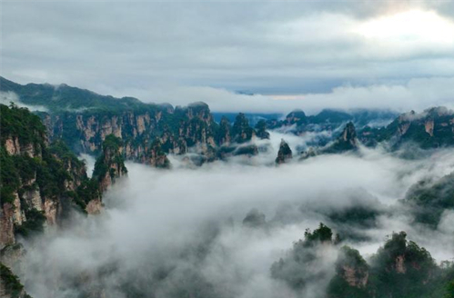 Spectacular View of Cloud-shrouded Wulingyuan Scenic Area in Zhangjiajie