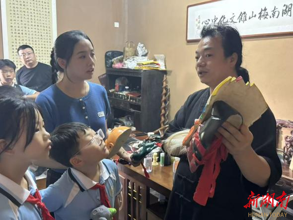 湖南师范大学附属春华学校开展非遗体验活动