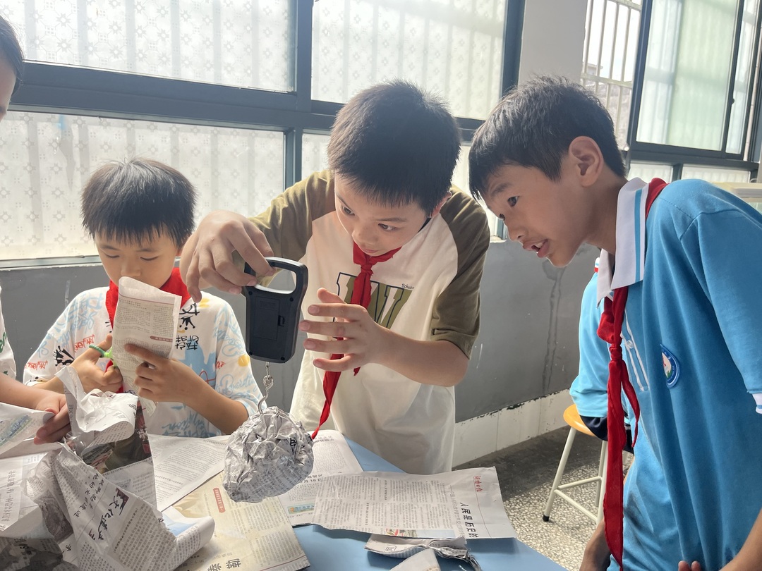 龙山县第六小学：科技创新趣味竞赛激发热爱