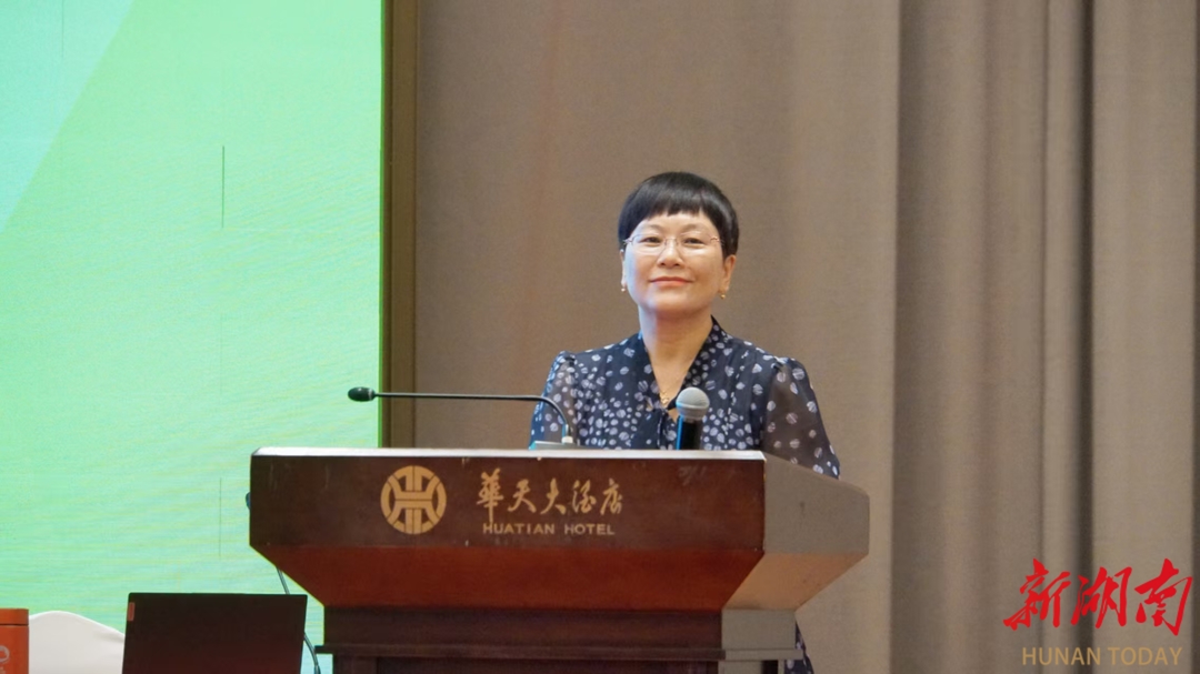 汤素兰与500余名永州教师共探儿童文学阅读教学新路径