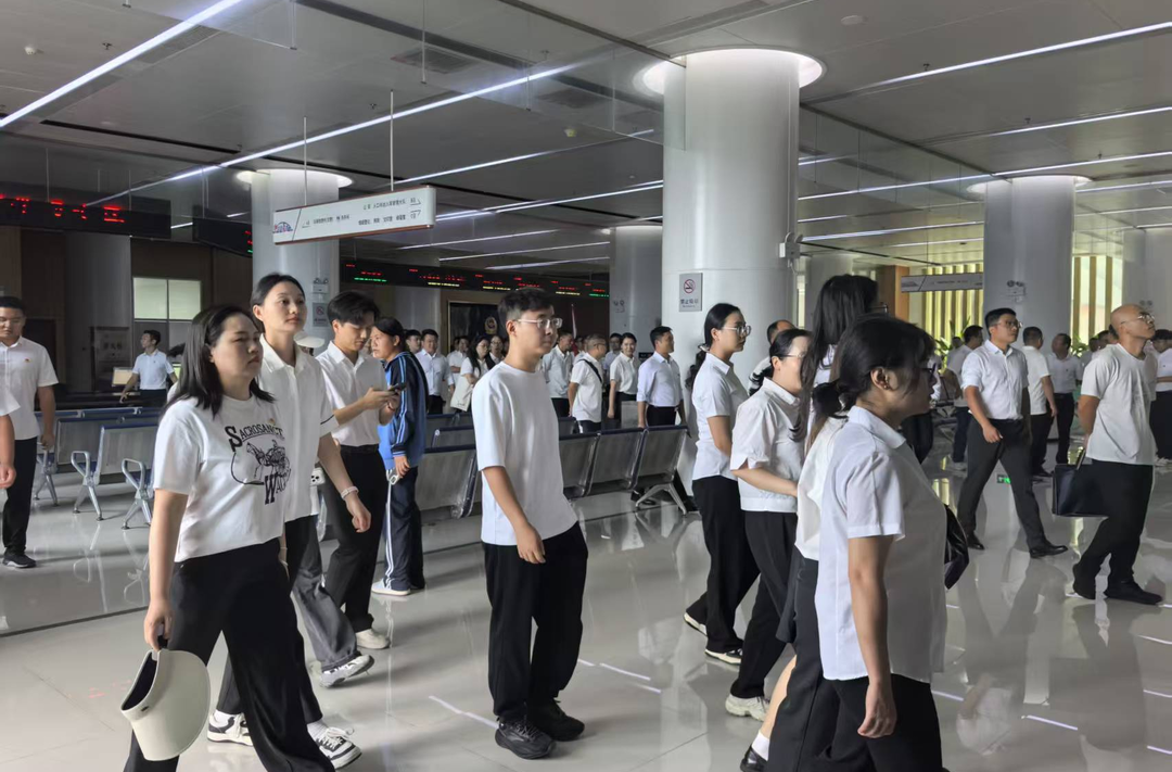 龙山县2025年中青班开展现场实践教学