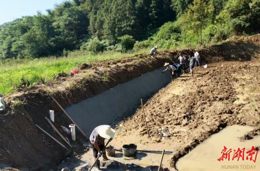 北湖区保和瑶族乡:山塘清淤焕新颜,水利赋能促振兴