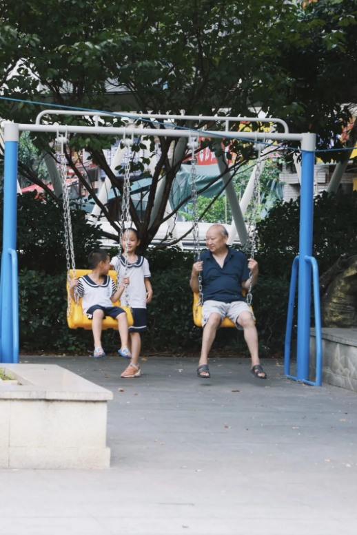  在咸嘉湖打捞城市的热乎气