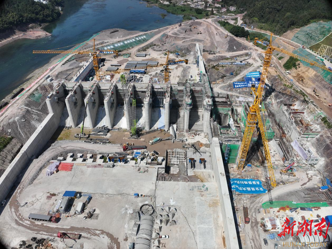 湖南资水金塘冲水库枢纽工程一期泄水闸全面封顶