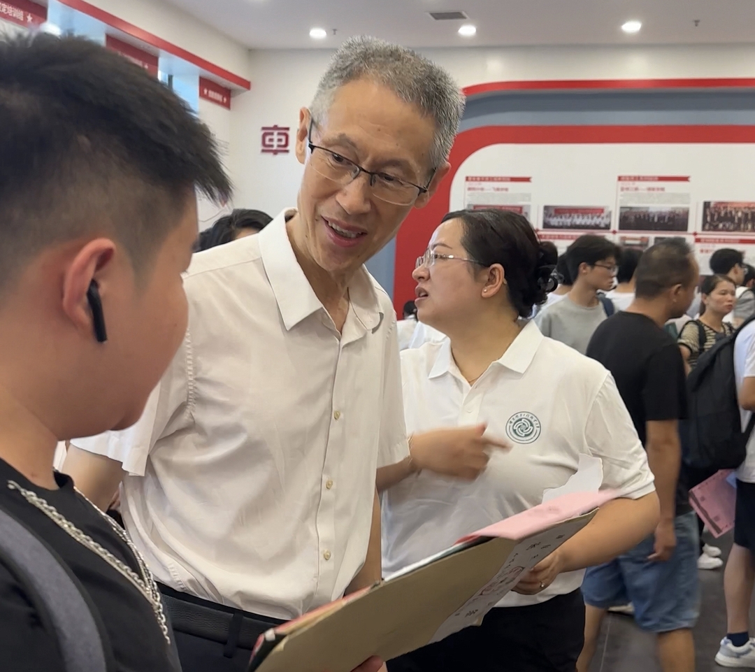 青春有梦 逐梦前行 ——湖南汽车工程职业大学迎来2025级新生