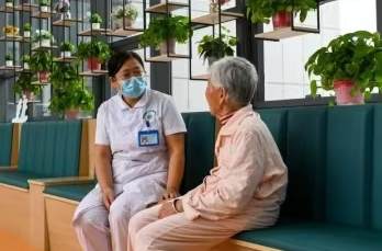 新华全媒+丨扩围升级一刻钟便民生活圈 提升家门口的幸福感