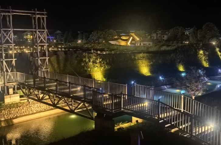 散文｜夜游里耶河堤