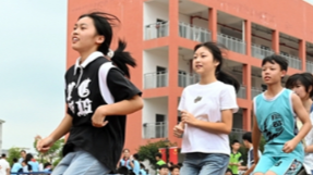 Students Enjoy Fun of Rope Skipping